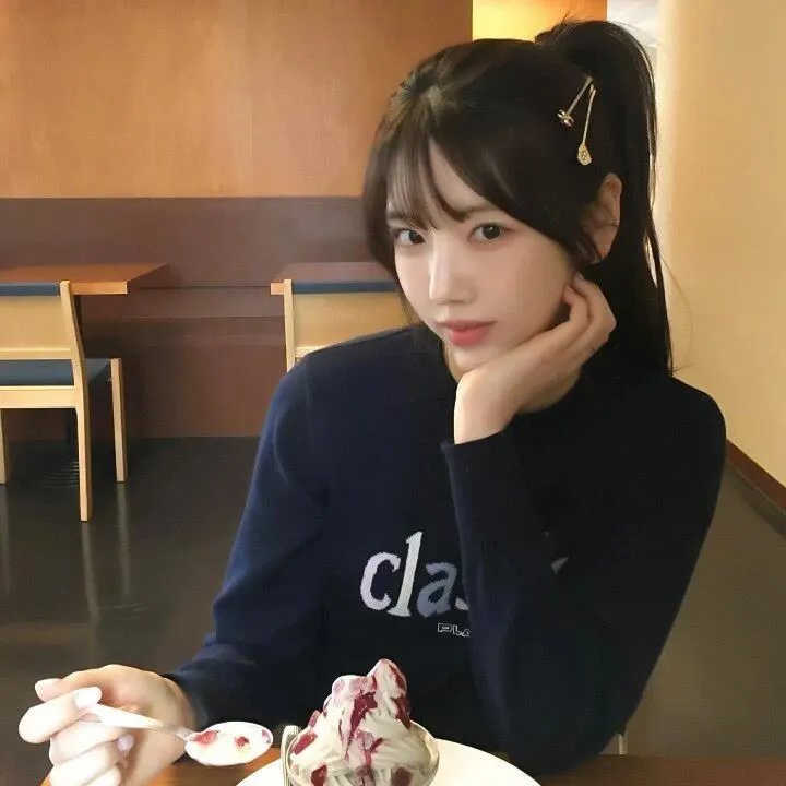 流云散尽不逢君